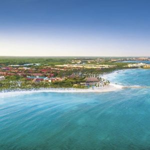 BarcelĂł Maya Grand Resort